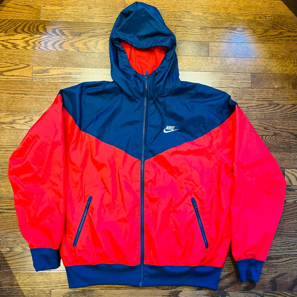 🔥 Nike Red & Blue Colorblock Windbreaker – Size Medium